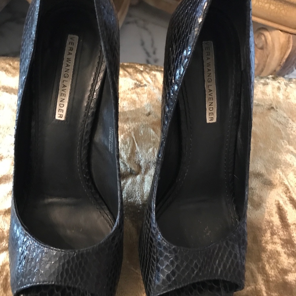 VERA WANG Womens Black Open Toe Pumps